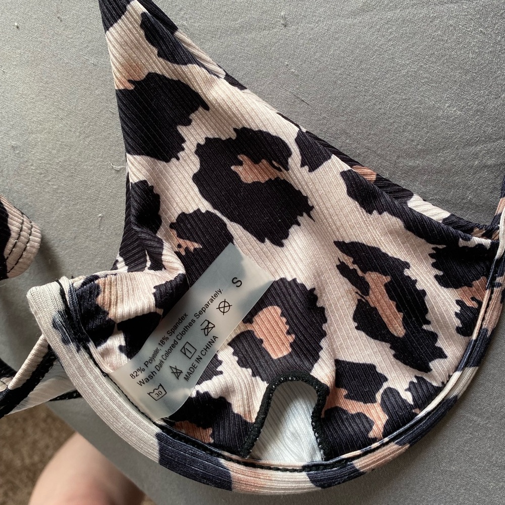 Shein Leopard print bikini top size small - Picture 5 of 6
